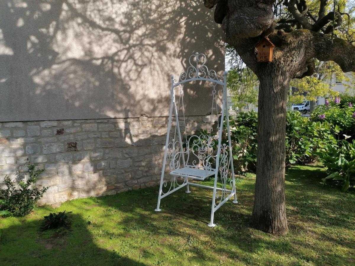 La Roseliere Maison Plain Pied Confortable Belle Decoration Jardin Magnifique 10 Mn A Pied Centre Ville Bayeux Proche Plages Du Debarquement المظهر الخارجي الصورة